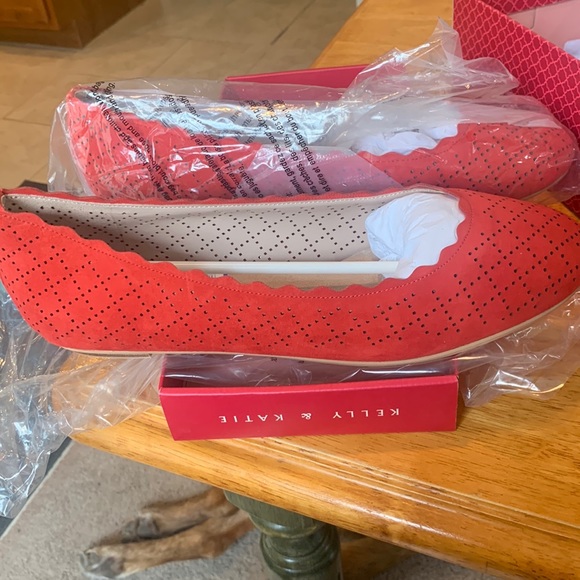 Kelly & Katie Suede shoes new in box never worn. - Picture 1 of 6